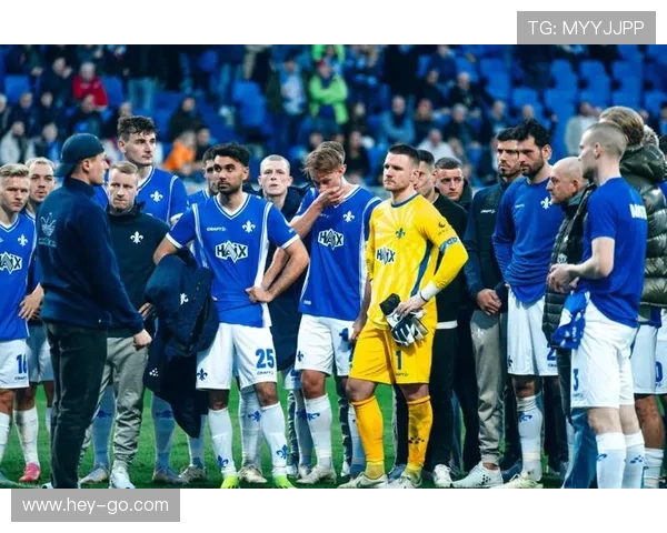 德国足球后卫历史排名榜揭秘 强势防线球员的顶级对决