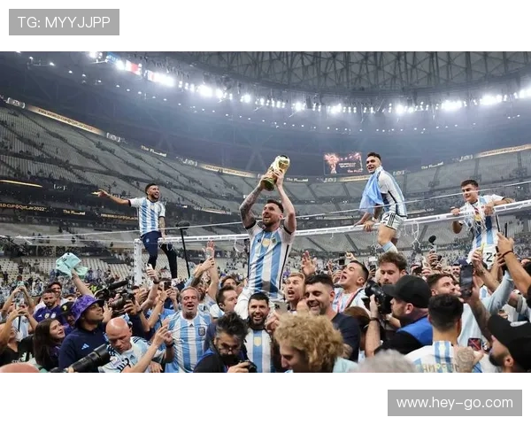 真正热爱足球的球星是谁他们如何在场内外展现对足球的深情与执着